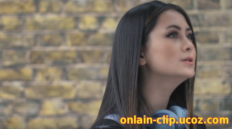 Robin Schulz - Sun Goes Down feat. Jasmine Thompson