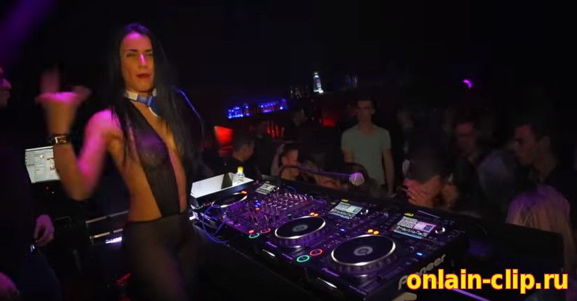 Dj Jade Laroche au Monster Club