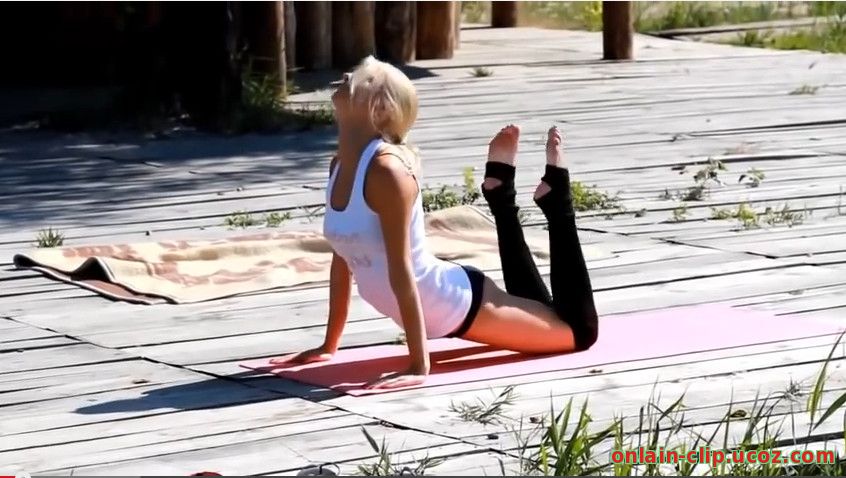 Anastasia Sokolova Perform Pole Dance On The Beach